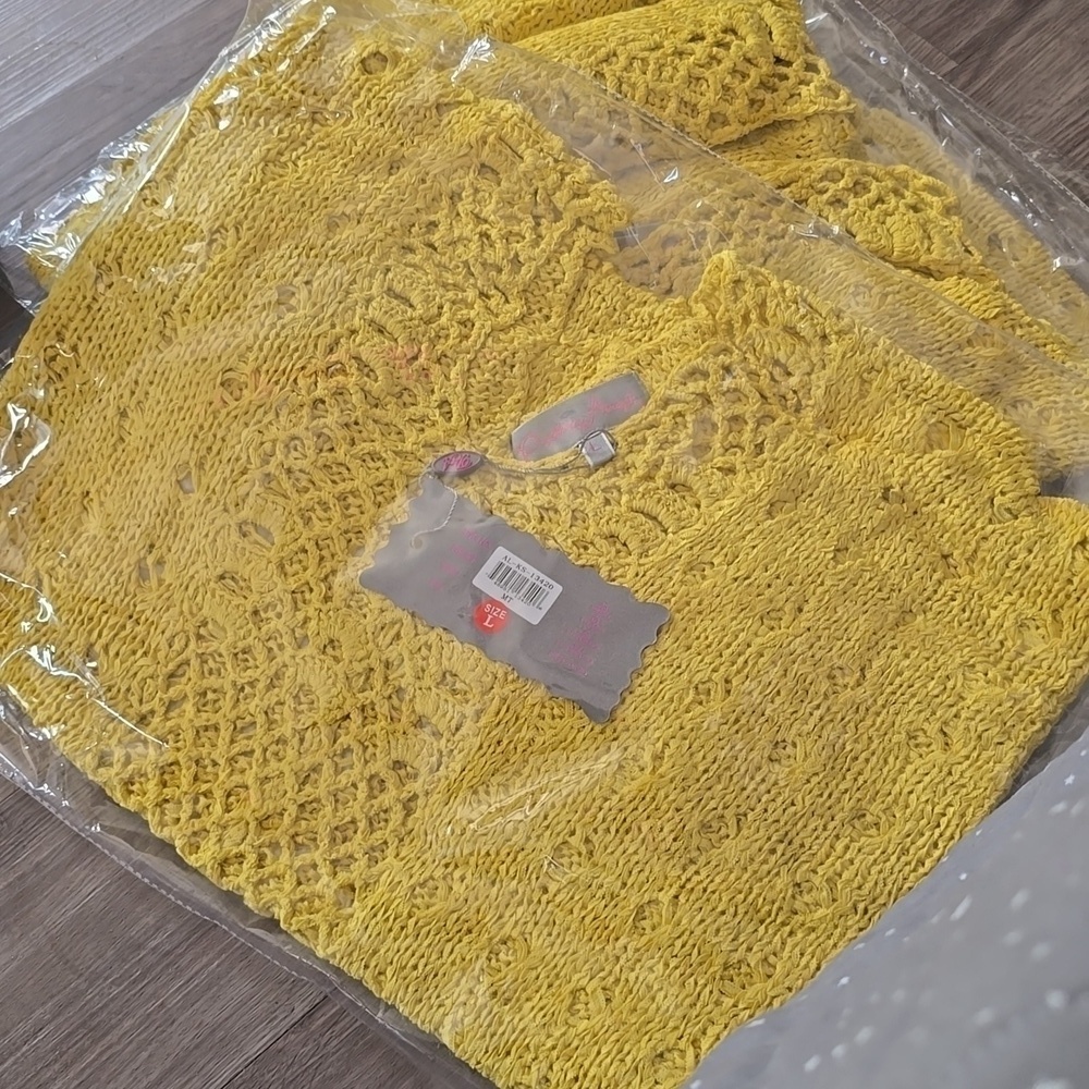 NWT Pretty Angel Yellow Poncho with Lacy Knit and V-Neck.  Now On Sale  Was $35 - Picture 2 of 6